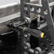 StrongHand  Въртяща Т-образна стяга с права дръжка Alpha 28